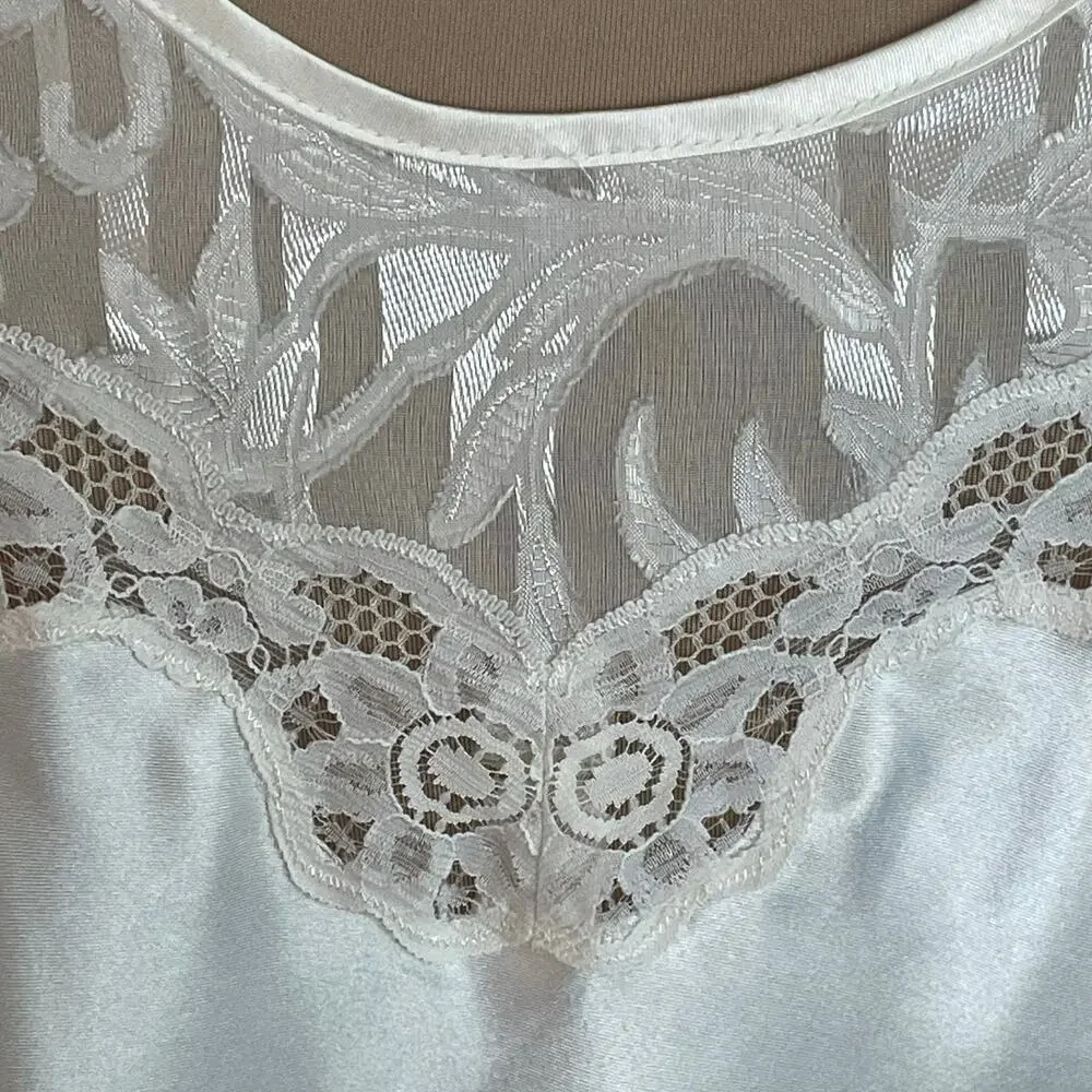 Best United Garment Co. Lingerie Cream Slip / Slip Dress Sz MED Satin and Lace